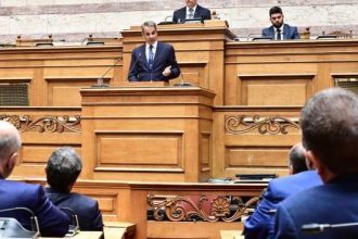 Νέα Δημοκρατία: Σε ανασχηματισμό και στη Βουλή προχώρησε ο Μητσοτάκης