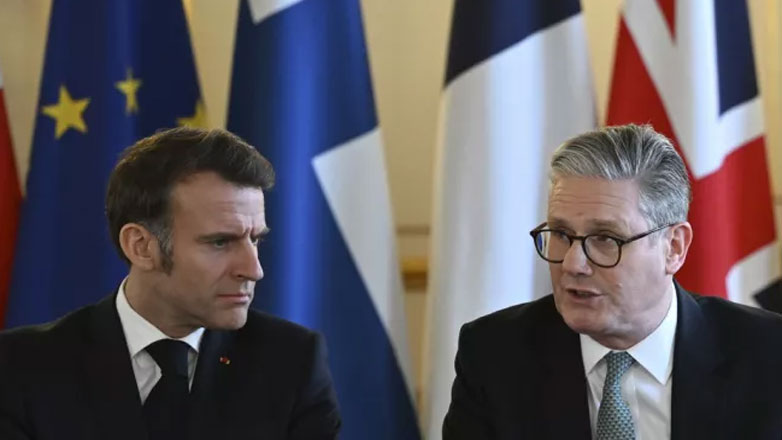 Δασμοί Τραμπ: «Όλα είναι στο τραπέζι», λένε Μακρόν και Στάρμερ