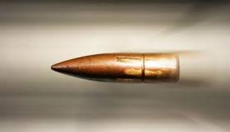 Πάτρα: Κινδύνευσαν 14 παιδιά από την σφαίρα που σφηνώθηκε σε τραπέζι