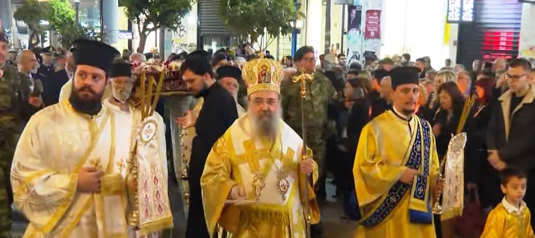 Μεγάλη Παρασκευή: Η κορύφωση του Θείου Δράματος - Η Ακολουθία και η Περιφορά του Επιταφίου από τον Ι.Ν. Ευαγγελίστριας Πατρών (ΦΩΤΟ)