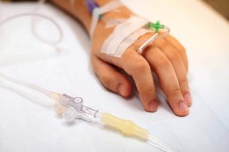 Ελεύθερες οι αιματολογικές εξετάσεις για τους ογκολογικούς ασθενείς - Τέλος στους «κόφτες» από το υπουργείο Υγείας
