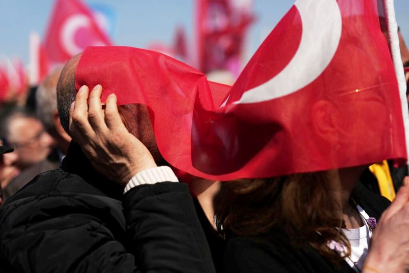 Τουρκία: Συλλήψεις πολιτών που καλούσαν σε μποϊκοτάζ στην αγορά κατά της προφυλάκισης Ιμάμογλου
