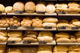 Αχαΐα: Ιδιοκτήτρια αρτοποιείου είχε βρει τον μπελά της από απατεώνες!