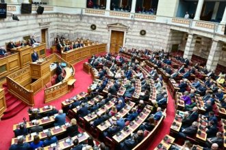 Live η συζήτηση στη Βουλή για το πόρισμα της προανακριτικής - Αποχώρησαν ΣΥΡΙΖΑ και Ελληνική Λύση