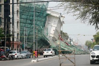 Μιανμάρ: Άνδρας ανασύρθηκε ζωντανός από τα συντρίμμια πέντε μέρες μετά τον σεισμό
