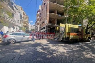 Πάτρα: Σοβαρό τροχαίο στην Κωνσταντινουπόλεως - Έστριψε και χτύπησε δικυκλιστή (ΦΩΤΟ)