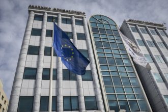 Χρηματιστήριο Αθηνών: Ανακάμπτει με το βλέμμα στις 1.700 μονάδες