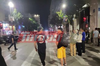 Πάτρα: Πανικός στη Γούναρη - Έπεσαν μάρμαρα από πολυκατοικία - Τραυματίστηκε σοβαρά άνδρας στο κεφάλι (ΦΩΤΟ - ΒΙΝΤΕΟ)