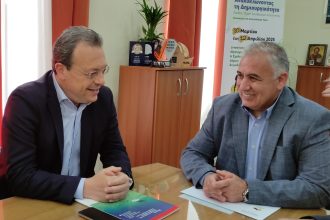 Εθιμοτυπική συνάντηση του Δημάρχου Αιγιαλείας με τον Σωκράτη Φάμελλο 