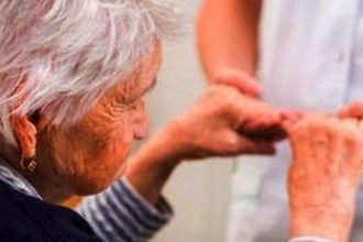 Αχαΐα: Η οικιακή βοηθός «ξάφρισε» 30.000 ευρώ από 90χρονη