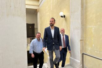 Στην Εισαγγελία Φαρμάκης-Κοροβέσης, μετά τα ευρήματα από τον εσωτερικό έλεγχο στο Τμήμα Μεταφορών Αμαλιάδας