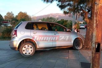 Τρελή πορεία ΙΧ στην Πάτρα - “Καρφώθηκε” σε δέντρο στην Ηρώων Πολυτεχνείου (ΦΩΤΟ)