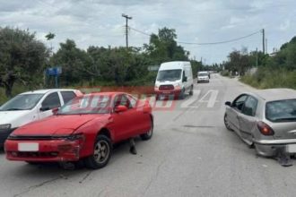 Σφοδρή σύγκρουση κοντά στα Βραχνέικα - Έφυγαν οι ρόδες από το ένα ΙΧ (ΦΩΤΟ)