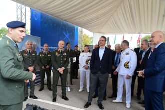 Δύο συστήματα αναβαθμισμένων drones η νέα δωρεά Αθαν. Λασκαρίδη για το Αιγαίο - Μητσοτάκης: Η Ελλάδα χρειάζεται τους μεγάλους δωρητές