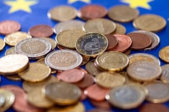 Δημοψήφισμα για το ευρώ προτείνει ο πρόεδρος της Βουλγαρίας
