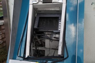 Δυτ. Αχαΐα: Υπόθεση - "μυστήριο" με θαμμένη κασετίνα ΑΤΜ - Πού την βρήκε σεκιουριτάς