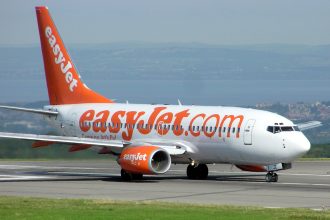 Η Easy Jet ετοιμάζει πτήσεις για τον Άραξο