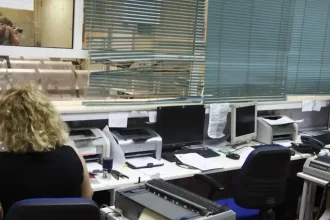 Δημοσκόπηση Pulse: Το 74% λέει «ναι» στην άρση μονιμότητας στο Δημόσιο - Στις 15,5 μονάδες η διαφορά ΝΔ με ΠΑΣΟΚ και "Πλεύση"