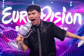 Eurovision: Ποιος είναι ο JJ που χάρισε τη νίκη στην Αυστρία - Το βρετανικό «The Voice», η Κρατική Όπερα της Βιέννης και μια «Χαμένη Αγάπη»