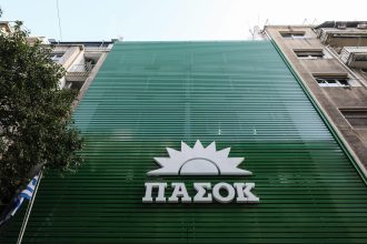 ΠΑΣΟΚ: Ένδεια επιχειρημάτων της κυβέρνησης για τις ευθύνες της