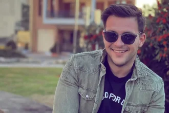 «Είχε τεράστιο κύμα και δεν μπόρεσε να το αντιμετωπίσει», λέει η θεία του 30χρονου που πνίγηκε στη Λευκάδα λίγες ημέρες προτού παντρευτεί