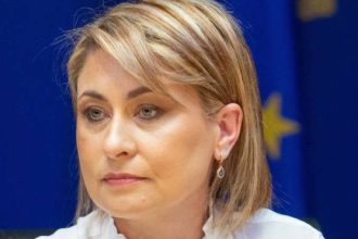 Χριστίνα Αλεξοπούλου: Παρέμβαση στο Υπουργείο για το ταρτάν στο Παμπελοποννησιακό Στάδιο