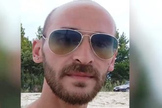 Απαγχονισμένος στην αποθήκη του σπιτιού του στο Κερατσίνι βρέθηκε ο 43χρονος Σπύρος Σέββος από την Αιτωλοακαρνανία (ΒΙΝΤΕΟ)