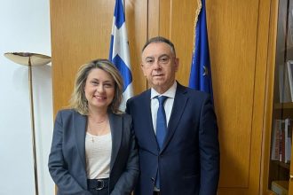 Χριστίνα Αλεξοπούλου: Συνάντηση για τα οινοποιήσιμα αμπέλια της Αχαΐας