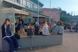 Βασίλης Αϊβαλής: "Η ανεπάρκεια της Δημοτικής Αρχής οδήγησε στην εκκένωση του γηπέδου Ροϊτίκων, ντροπή για την πόλη"