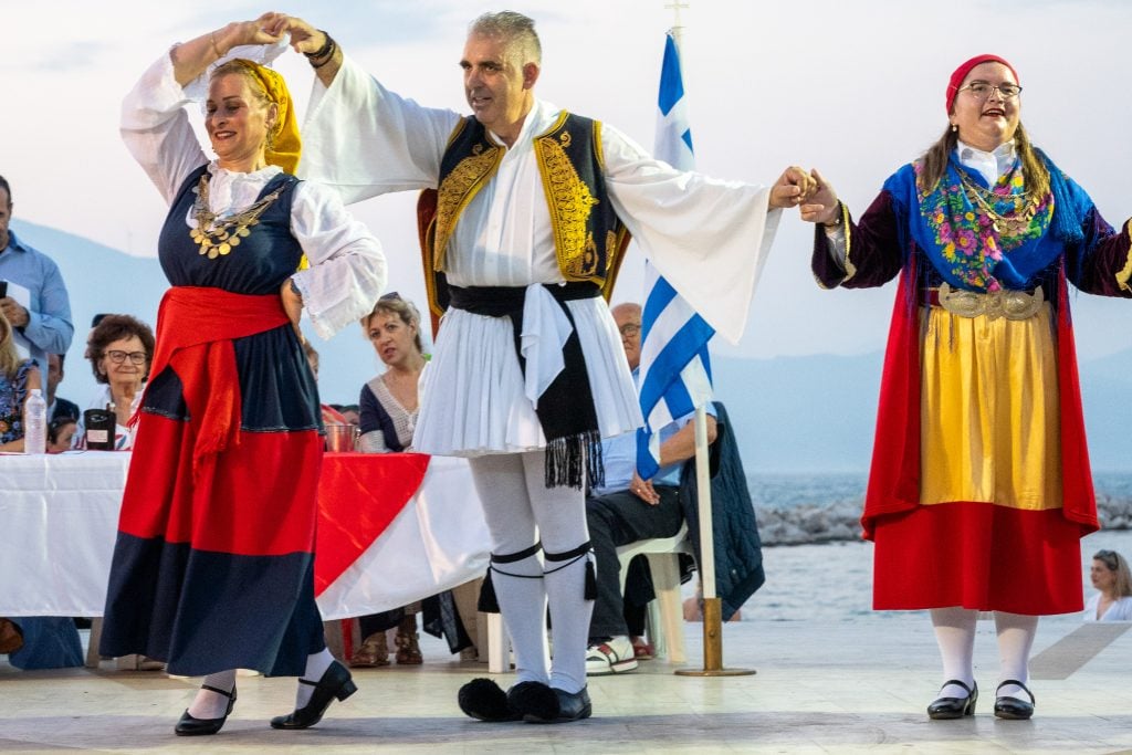 ΠΑΤΡΑ: Παγκαλαβρυτικός-Πανηπειρωτικός ένωσαν δυνάμεις για την ανάδειξη του πολιτισμού - ΔΕΙΤΕ ΦΩΤΟ ΠΑΤΡΑ: Παγκαλαβρυτικός-Πανηπειρωτικός ένωσαν δυνάμεις για την ανάδειξη του πολιτισμού - ΔΕΙΤΕ ΦΩΤΟ