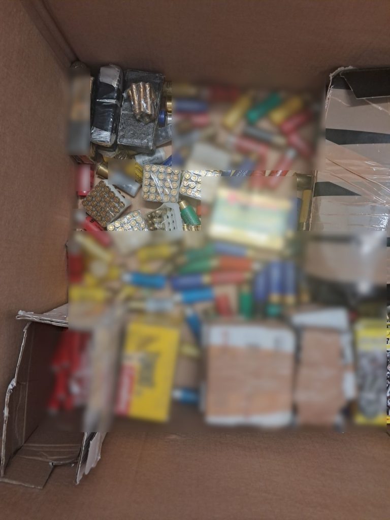 Πάτρα: Λες και ετοιμαζόταν για πόλεμο! Δείτε τι βρήκαν οι αστυνομικοί στο σπίτι του άνδρα που ενεπλάκη στο επεισόδιο με τους πυροβολισμούς