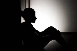 Απολογείται ο γυμνασιάρχης που κατηγορείται για ασελγείς πράξεις σε μαθήτρια