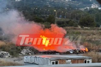 Πάτρα: Φωτιά δίπλα από τον Χάραδρο ποταμό ΦΩΤΟ