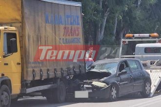 Πάτρα: ΙΧ "καρφώθηκε" σε φορτηγό στην Πανεπιστημίου - ΦΩΤΟ