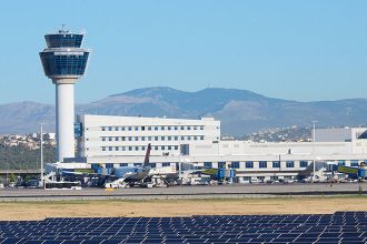 Συναγερμός στο «Ελ. Βενιζέλος» από αναγκαστική προσγείωση αεροσκάφους λόγω καπνού στο πιλοτήριο