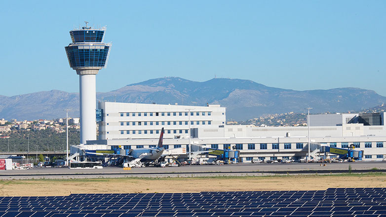 Συναγερμός στο «Ελ. Βενιζέλος» από αναγκαστική προσγείωση αεροσκάφους λόγω καπνού στο πιλοτήριο