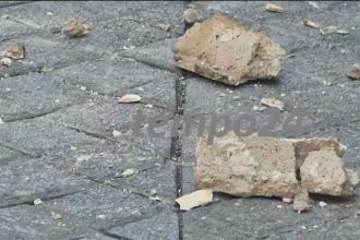 Πάτρα: Από θαύμα δεν θρηνήσαμε θύματα - Κομμάτια τσιμέντων έπεσαν από 3ο όροφο κτιρίου