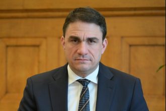 Τσουκαλάς: Θέλει θράσος να μιλά για «προπονητές εξέδρας» η κυβέρνηση Μητσοτάκη