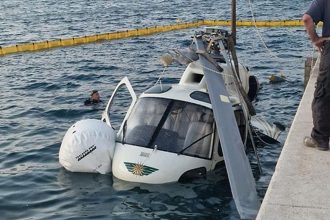 Μαρίνα Βουλιαγμένης: Ελεύθερος ο πιλότος του ελικοπτέρου – Εισαγγελική έρευνα για τα αίτια της πτώσης