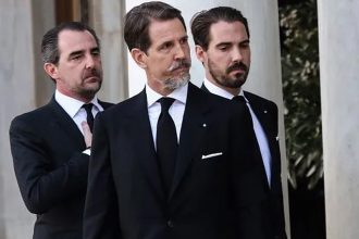 ΣτΕ: Συζητήθηκε η συνταγματικότητα του επιθέτου «Ντε Γκρες» στα δέκα μέλη της πρώην βασιλικής οικογένειας