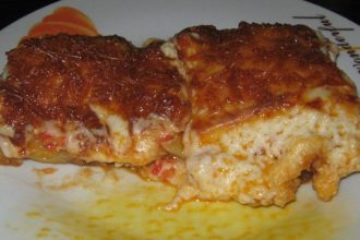 Απολαυστικός μουσακάς με κοτόπουλο και τρεμουλιαστή μπεσαμέλ