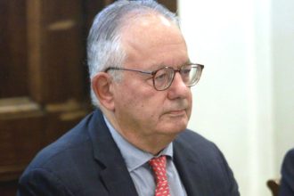 Ν. Αλιβιζάτος για τα περί εσχάτης προδοσίας: Δεν είναι σοβαρά πράγματα αυτά - Υπονομεύουν και πλήττουν την ίδια τη δημοκρατία - Οδηγούν σε αδιέξοδα