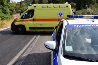 Ηλεία: Σοβαρό τροχαίο με εκτροπή σε κανάλι και εγκλωβισμούς (ΦΩΤΟ)