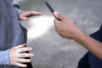 Δυτ. Ελλάδα: Πήγαν να του κλέψουν βενζίνη από δίκυκλο και τους απείλησε με μαχαίρι