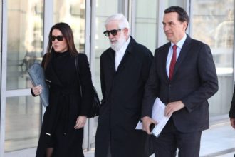 Δίκη Φιλιππίδη: «Ο εισαγγελέας έβγαλε τρίτη εκδοχή δική του, είναι πρωτάκουστο» λέει ο δικηγόρος της δεύτερης καταγγέλλουσας