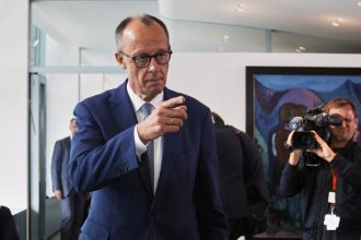 Γερμανία: Η κυβέρνηση Μερτς ενέκρινε εξαγωγές στρατιωτικών ειδών αξίας 4 εκατ. ευρώ στο Ισραήλ 