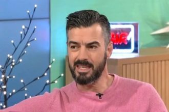 Τσιμιτσέλης: «Δεν ένιωσα από την αρχή το δέσιμο με την κόρη μου, αυτό έγινε έναν χρόνο μετά τη γέννησή της»