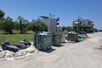 Πάτρα: "Γίναμε σκουπιδότοπος" καταγγέλλουν οι κάτοικοι της Νεάπολης ΦΩΤΟ