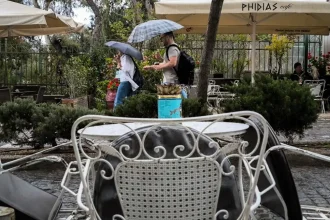 Υποχωρεί ο καύσωνας και φέρνει καταιγίδες και ισχυρούς ανέμους