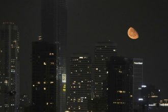 Η Κίνα καλεί τους υπηκόους της να φύγουν από το Ισραήλ «το συντομότερο»